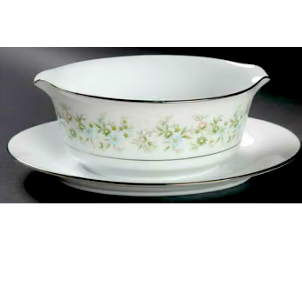NORITAKE “Savannah” Gravy Boat